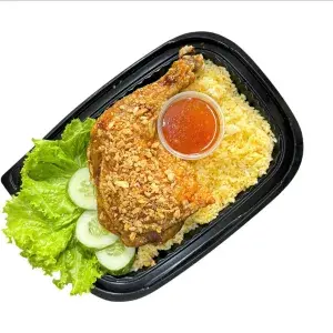 Hình ảnh Cơm gà góc tư chiên sốt sa tế