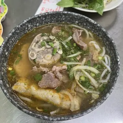 Hình ảnh Bún bò Hằng đặc biệt