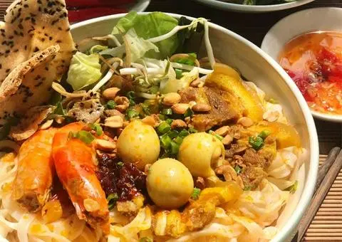 Hình ảnh Mì tôm thịt trứng