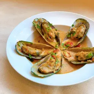Hình ảnh Garlic butter NZ mussels
