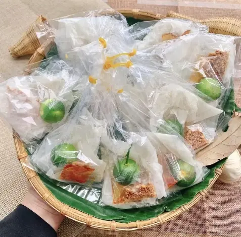 Hình ảnh Bánh tráng muối tắc