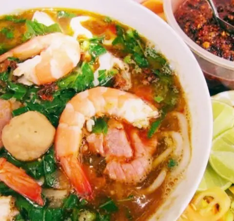 Hình ảnh Bún Thái hải sản