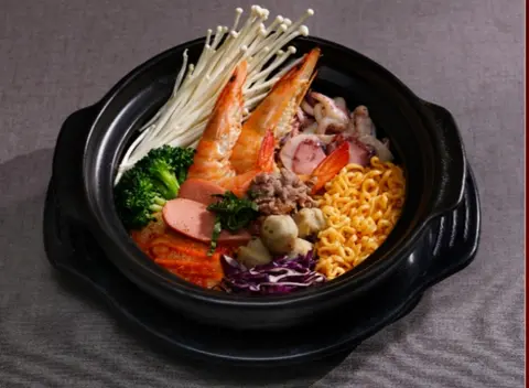 Hình ảnh Mì trộn thập cẩm