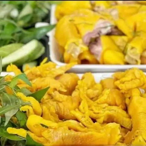 Hình ảnh Gà ri ủ muối thảo mộc nguyên con ( KHÔNG ĐẦU)- chân gà ủ muối rút xương 500g