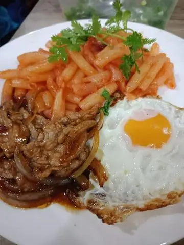 Hình ảnh Nui xào bò - trứng