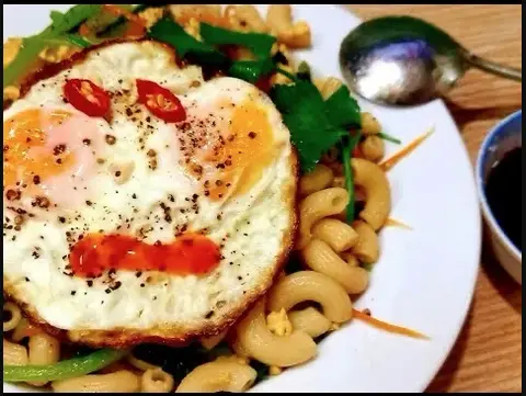 Hình ảnh Nui xào trứng