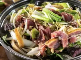 Hình ảnh Dựng dê hấp tía tô