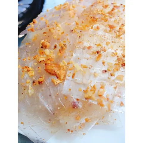 Hình ảnh Bánh Tráng Tỏi Trộn Sẵn