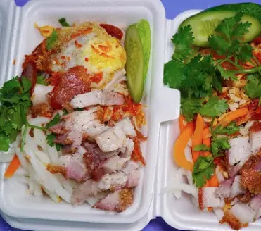 Hình ảnh Xôi heo quay da giòn