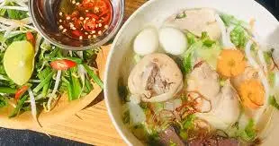 Hình ảnh Bánh canh giò - chả - trứng cút