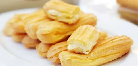 Hình ảnh Bánh su kem dài