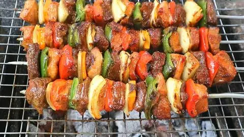 Hình ảnh Thịt xiên nướng rau củ quả