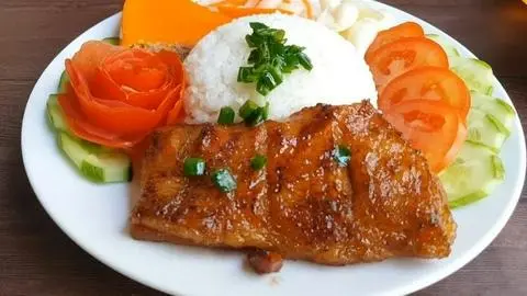 Hình ảnh Cơm tấm sườn chả