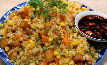 Hình ảnh Cơm chiên dương châu chay