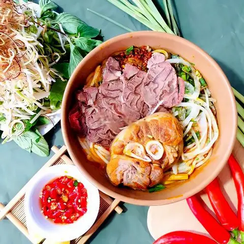 Hình ảnh Bún bò bắp giò