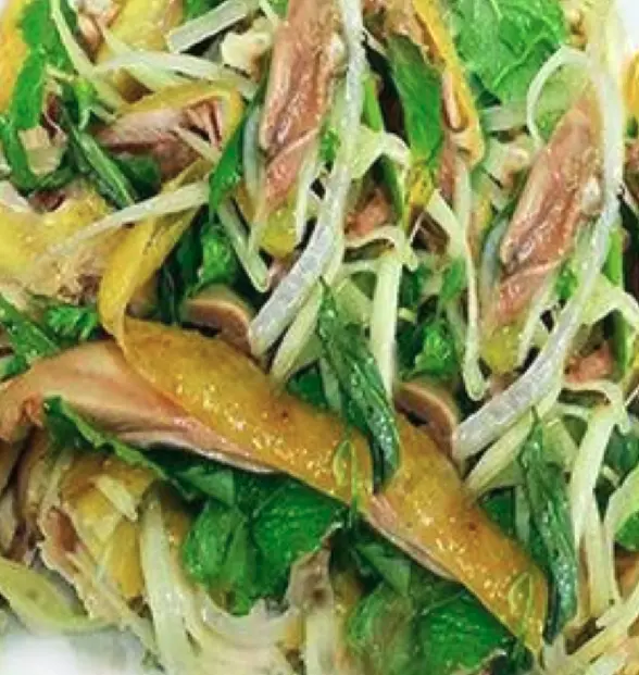 Hình ảnh Gỏi gà 1/4 con lớn