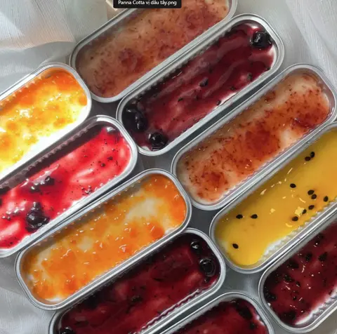 Hình ảnh Panna cotta vị dâu tây