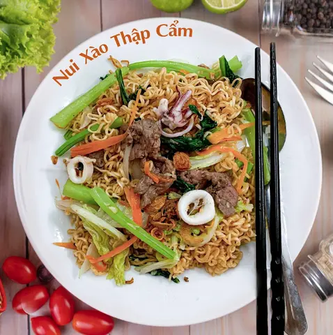 Hình ảnh Nui Xào Thập Cẩm