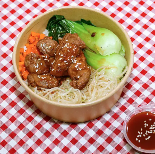 Hình ảnh Cơm bò sốt me cay