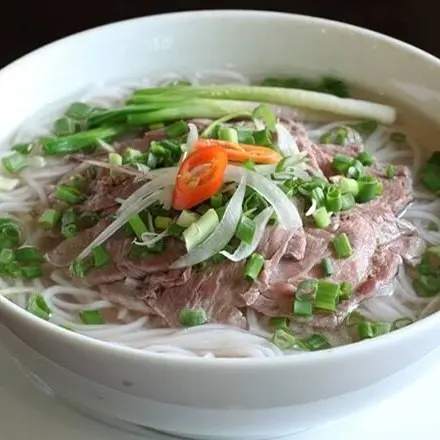 Hình ảnh Phở bò tái
