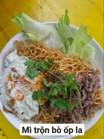 Hình ảnh Mì trộn bò trứng