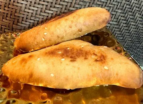 Hình ảnh Bánh tiêu nhân đậu xanh