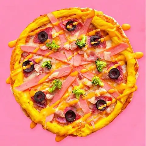 Hình ảnh Pizza salami xúc xích phô mai