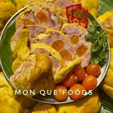 Hình ảnh Gà Rút Xương Jambom Trứng Muối Nguyên Con