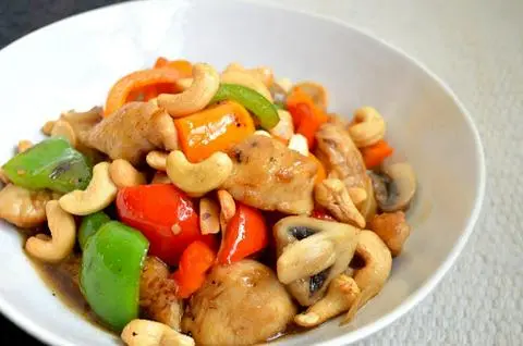 Hình ảnh Gà xào hạt điều