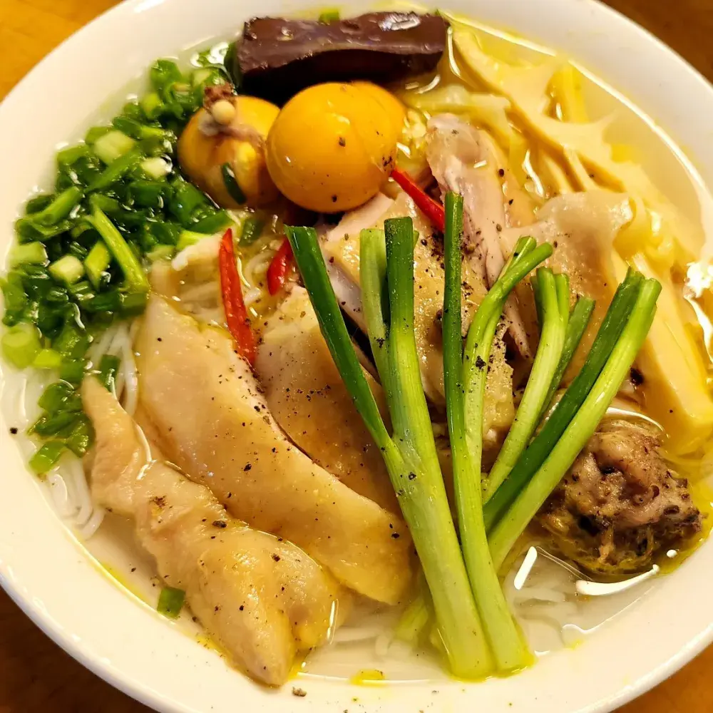 Hình ảnh Miến gà đùi tỏi