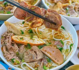 Hình ảnh Bún bò tái chả