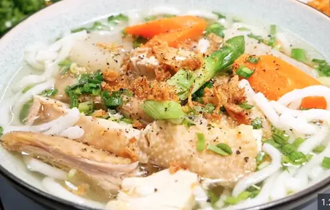 Hình ảnh Bánh canh cánh gà chặt