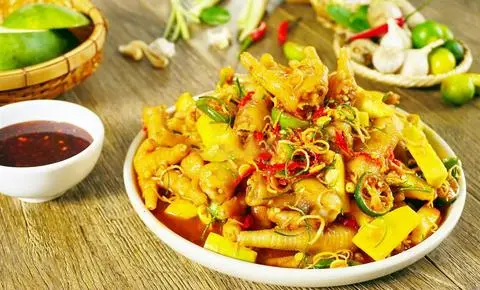 Hình ảnh Chân gà - trứng gà non sả tắc