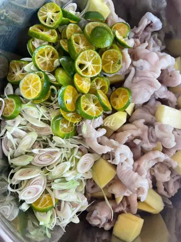 Hình ảnh Chân gà sả tắc