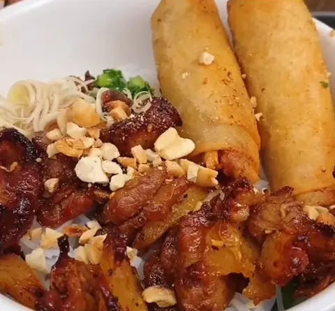 Hình ảnh Bún thịt nướng + chả giò