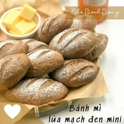 Hình ảnh Bánh mì lúa mạch đen mini