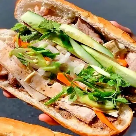 Hình ảnh Bánh Mì Pate Chả
