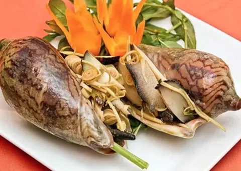 Hình ảnh Ốc giác đen hấp sả