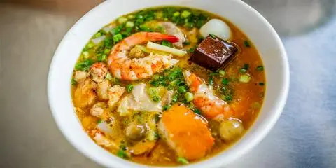 Hình ảnh Bánh canh thịt - cua - chả cua