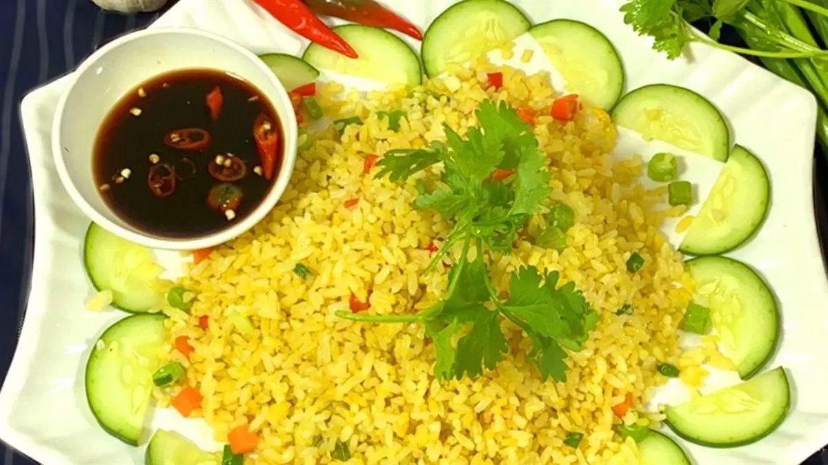 Hình ảnh Cơm chiên tỏi trứng