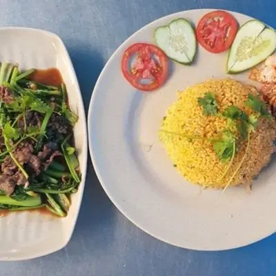 Hình ảnh Cơm bò xào rau cải