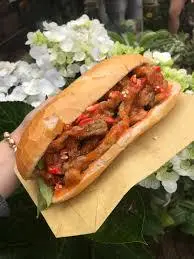 Hình ảnh Bánh mì chả cá sợi - xíu mại