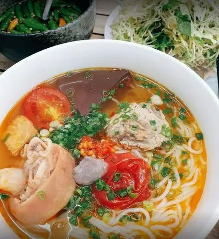 Hình ảnh Bún riêu giò