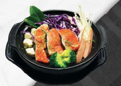 Hình ảnh Mì kim chi cá hồi