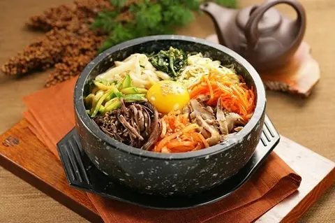 Hình ảnh Cơm trộn truyền thống bibimbap