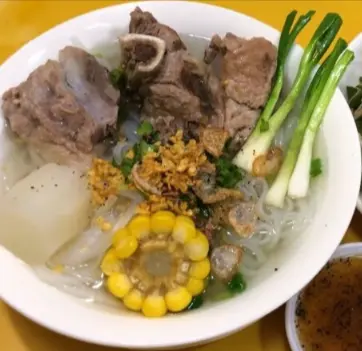 Hình ảnh Hủ tiếu xương +hoành thánh +huyết
