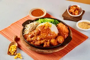 Hình ảnh Cơm heo chiên xù sốt bơ tỏi