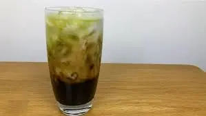 Hình ảnh Matcha latte trân châu đường đen