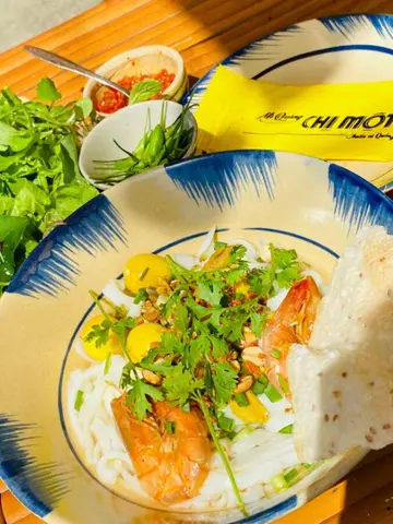 Hình ảnh Mì quảng thịt tôm trứng