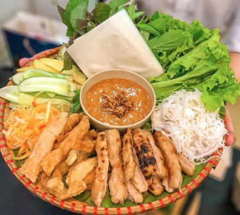 Hình ảnh Nem nướng phần đặc biệt